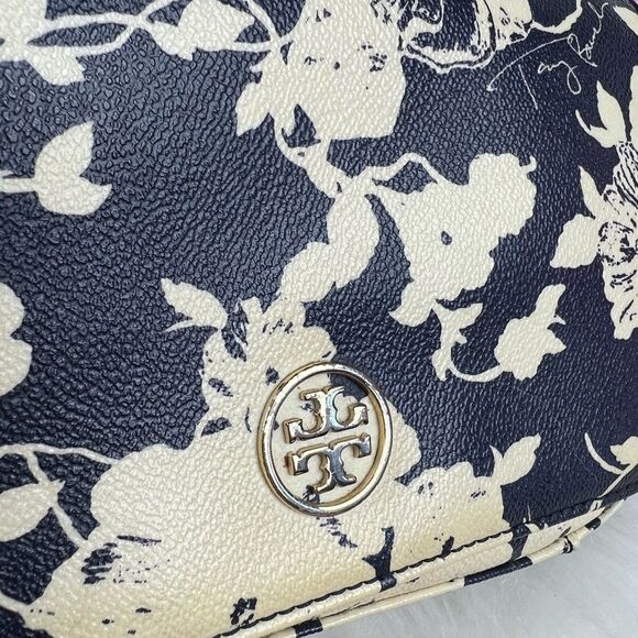 ♥️ Tory Burch leather crossbody ♥️ - Picture 5 of 5